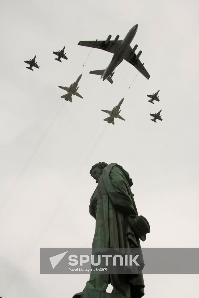 Il-78, Su-24, Yak-130