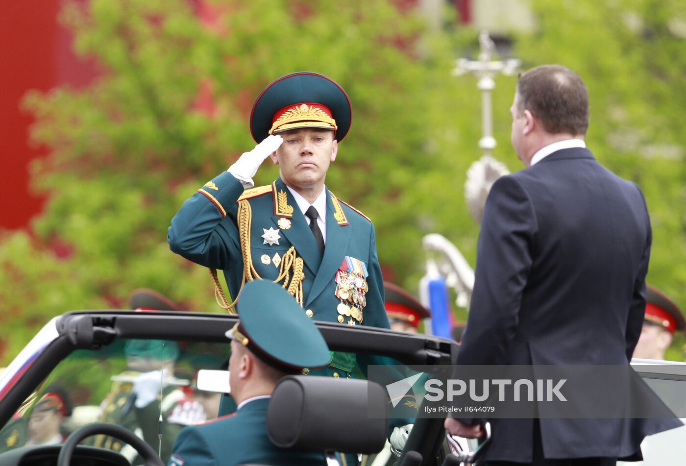 Valery Gerasimov and Anatoly Serdyukov
