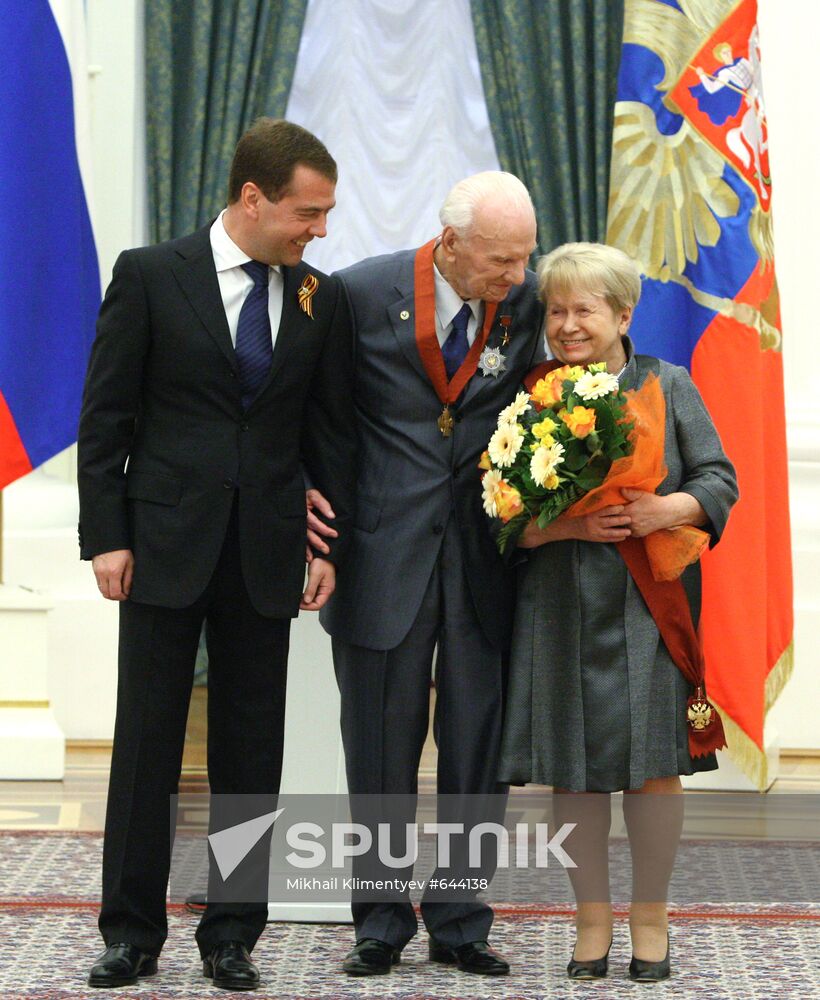 Dmitry Medvedev presents state awards in Kremlin