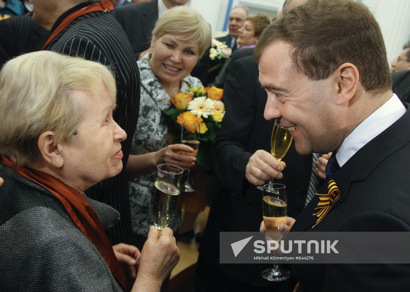 Dmitry Medvedev gives state medals in the Kremlin