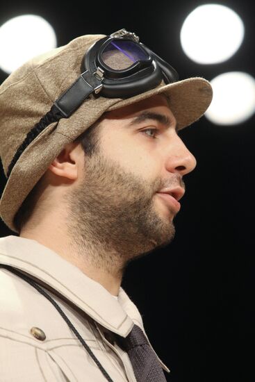 Media overview of "The Easy Money" play at Pushkin Theater