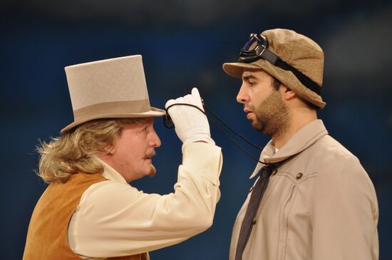 Media overview of "The Easy Money" play at Pushkin Theater