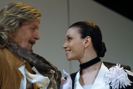 Media overview of "The Easy Money" play at Pushkin Theater
