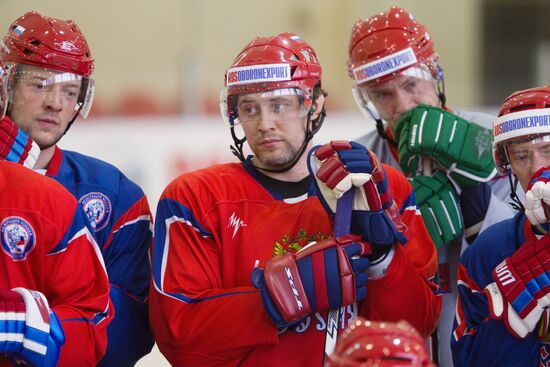 Ilya Nikulin, Alexander Frolov, Viktor Frolov