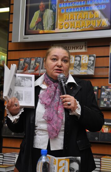 Presentation of "Only Days" book by actress Natalia Bondarch