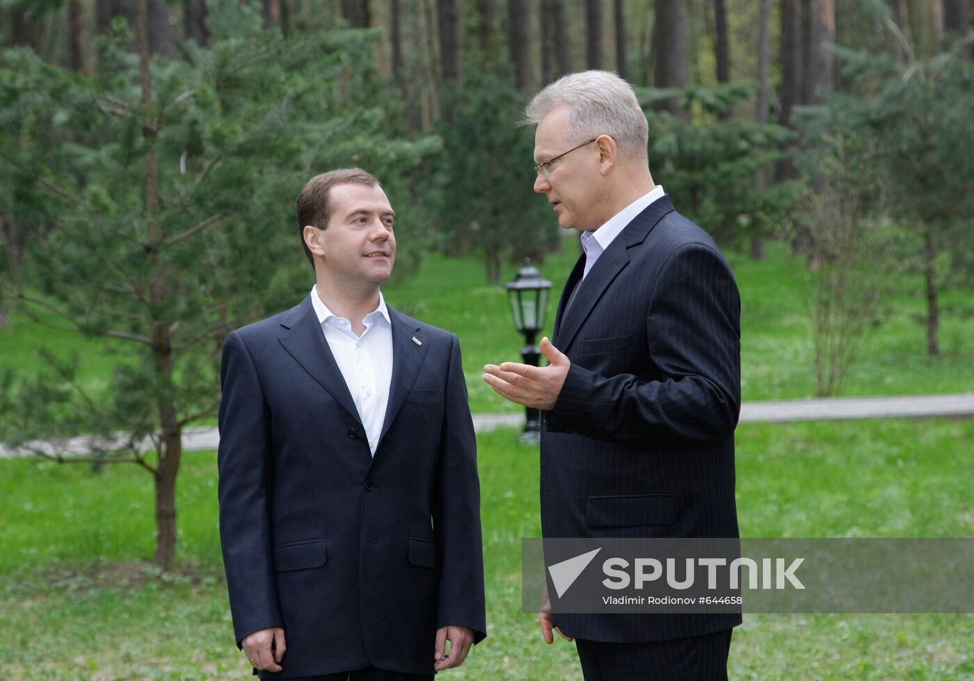 Dmitry Medvedev gives interview to Izvestia