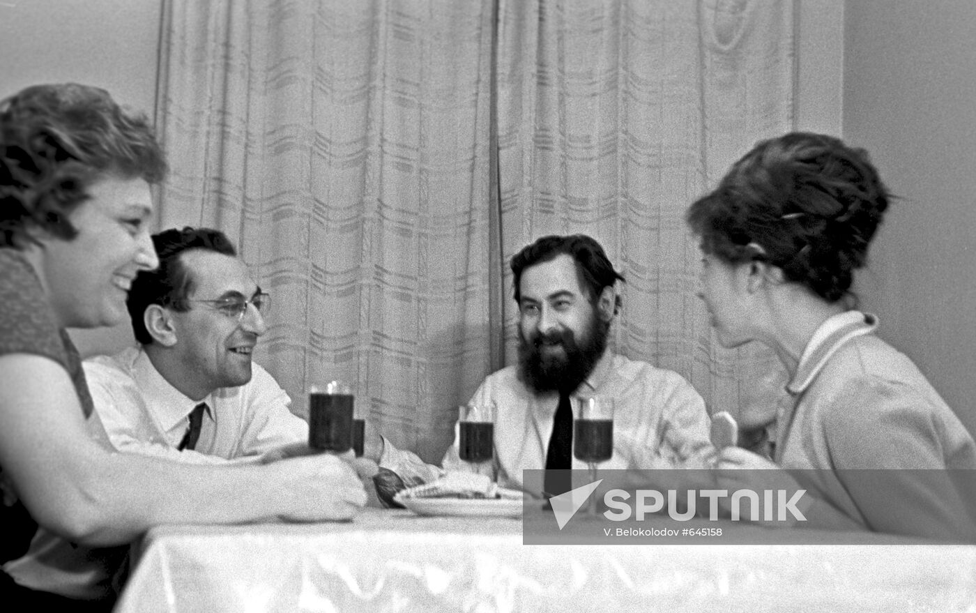 Georgy Kuklin and Miloslav Konetsky with wives
