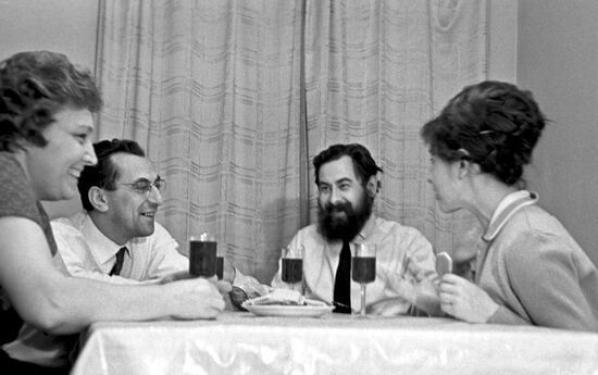 Georgy Kuklin and Miloslav Konetsky with wives