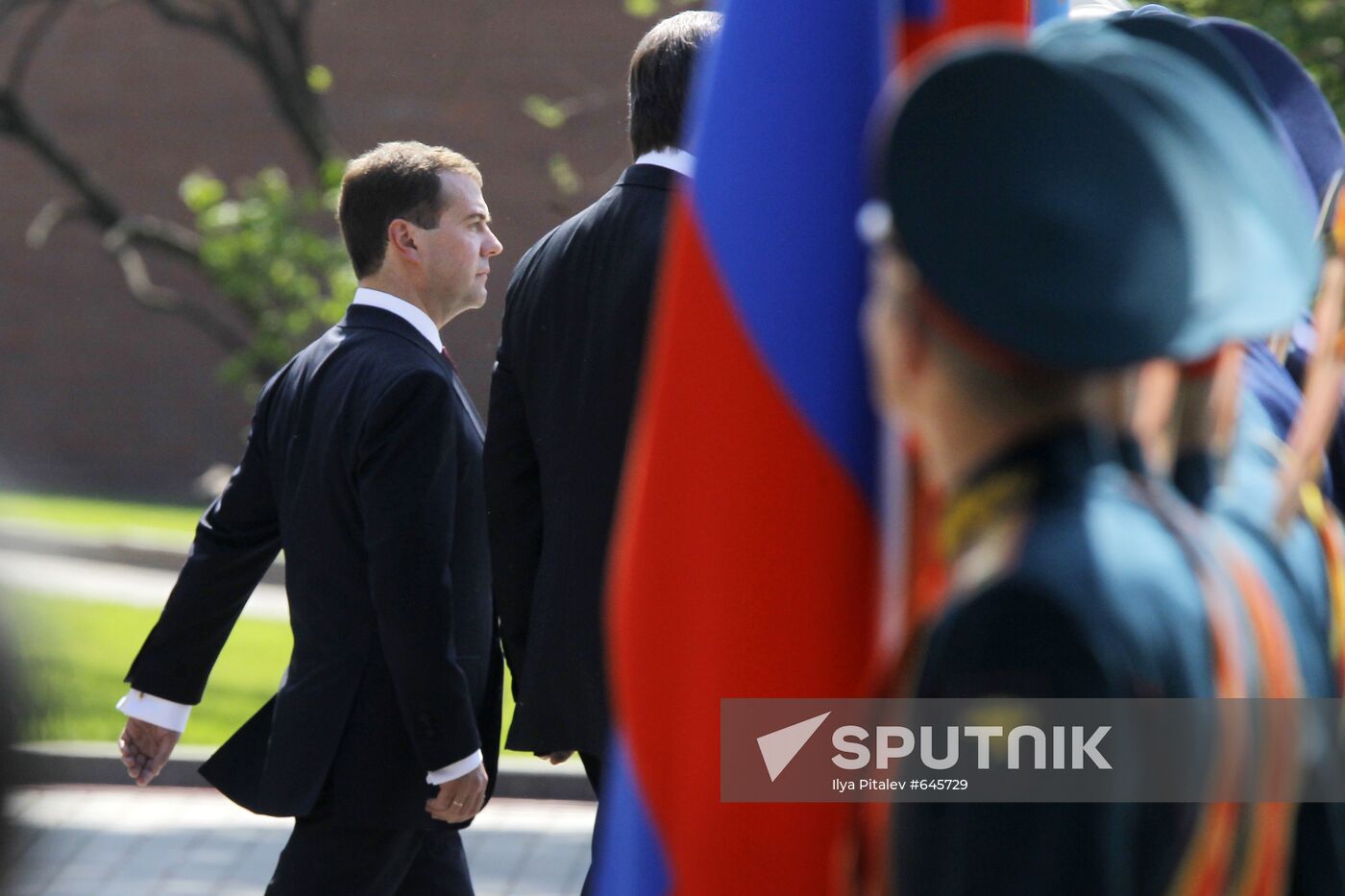 Unveiling City of Military Glory stele in Alexander's Garden