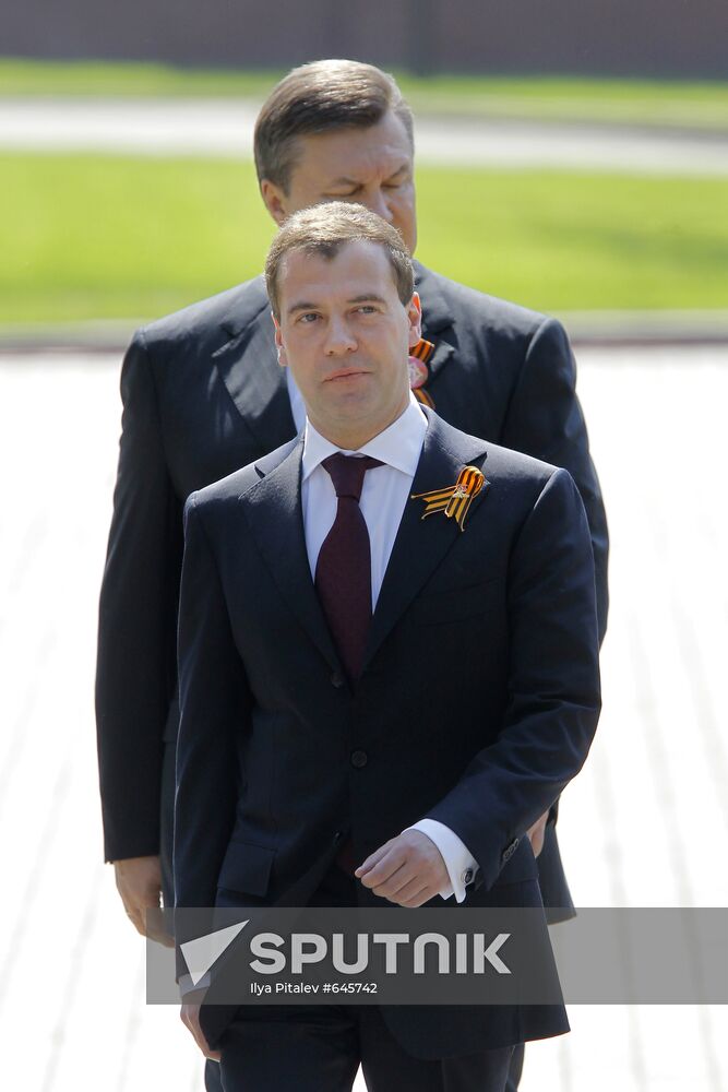 Unveiling City of Military Glory stele in Alexander's Garden