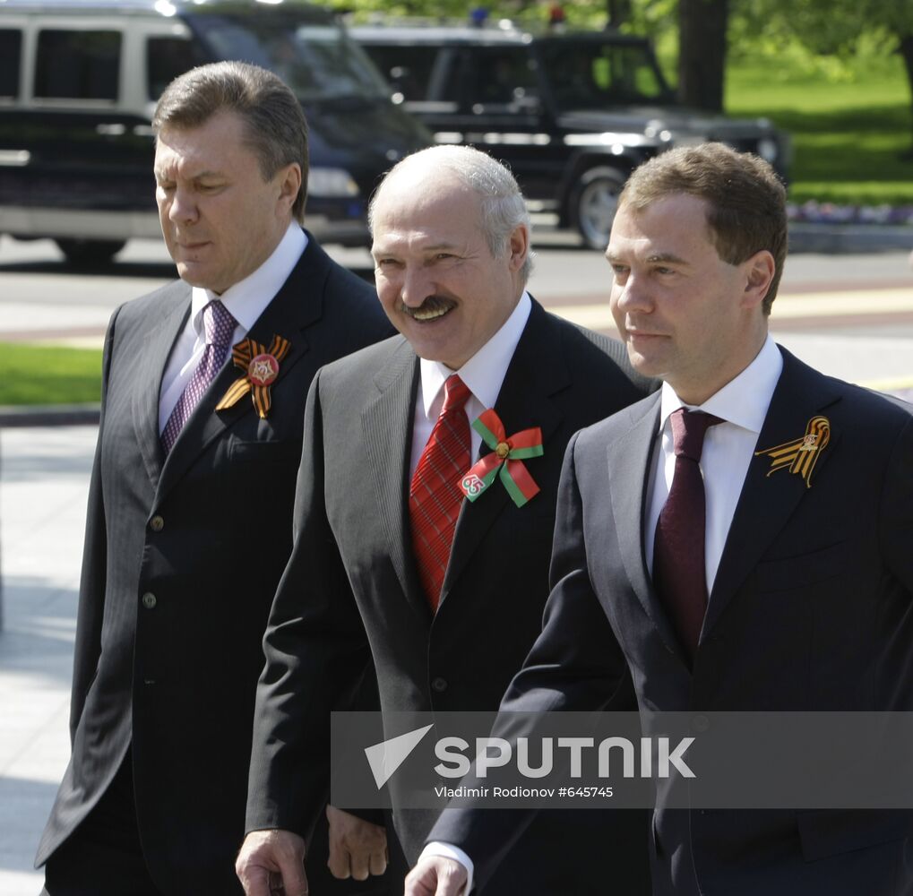 Unveiling City of Military Glory stele in Alexander's Garden