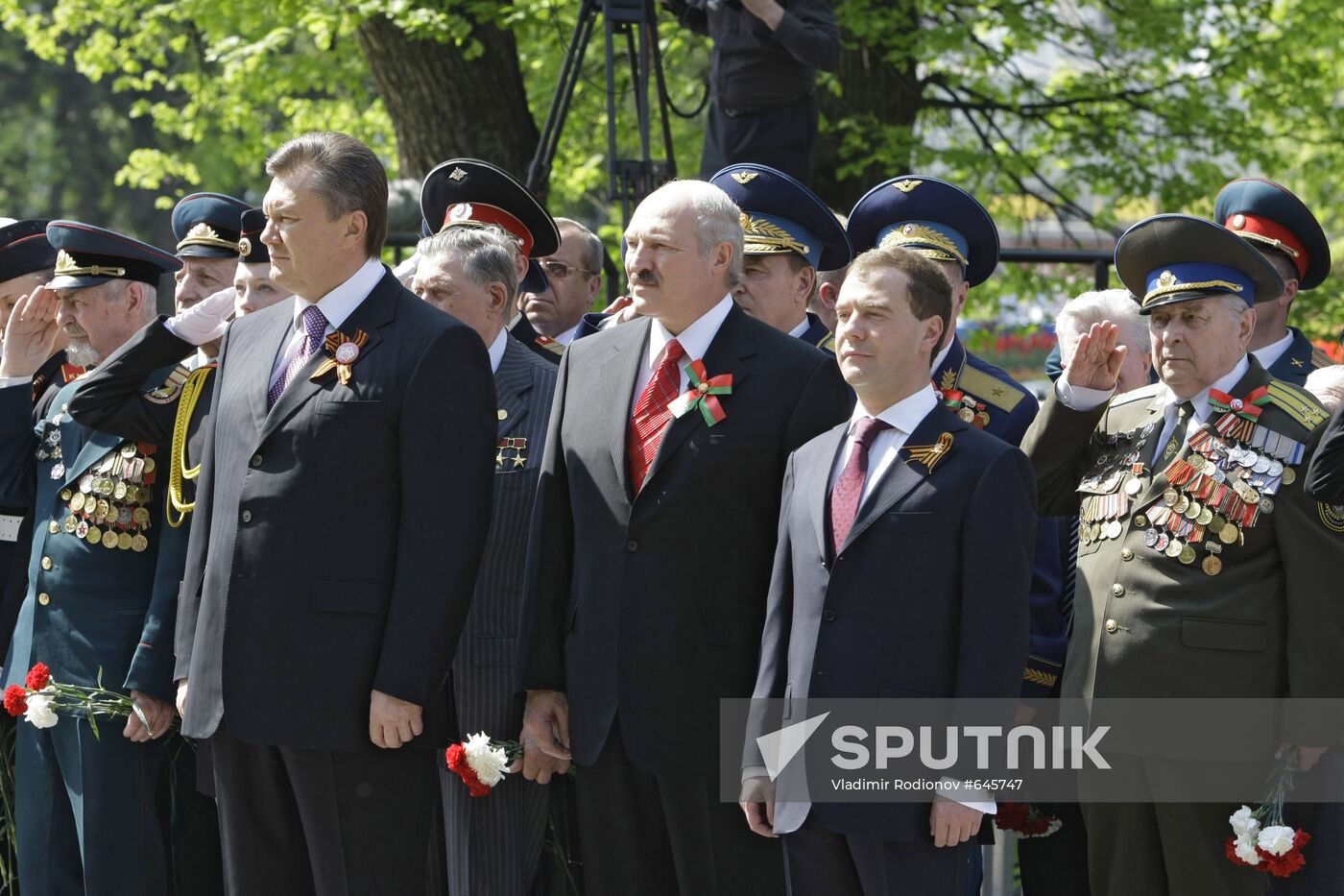 Unveiling City of Military Glory stele in Alexander's Garden