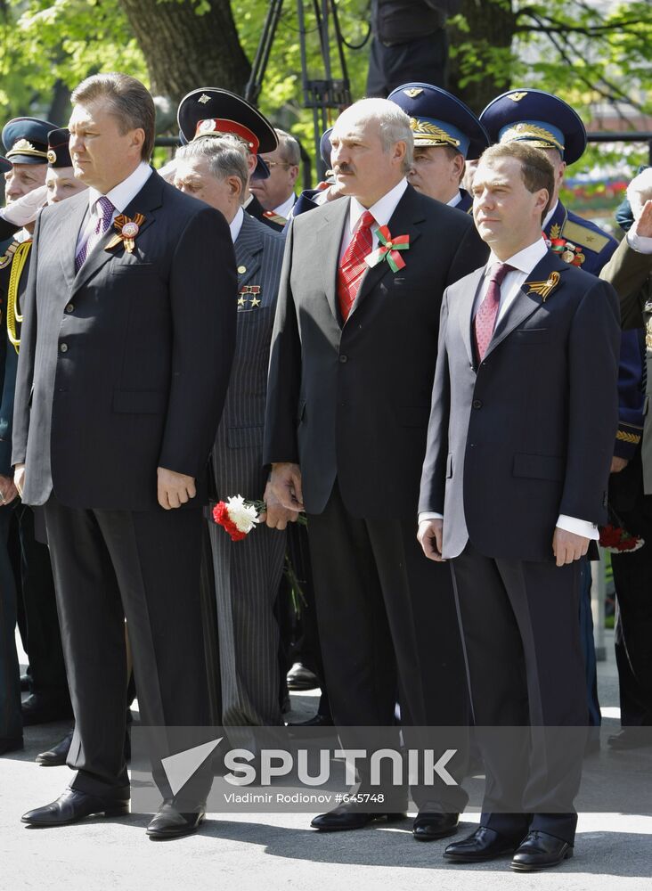 Unveiling City of Military Glory stele in Alexander's Garden