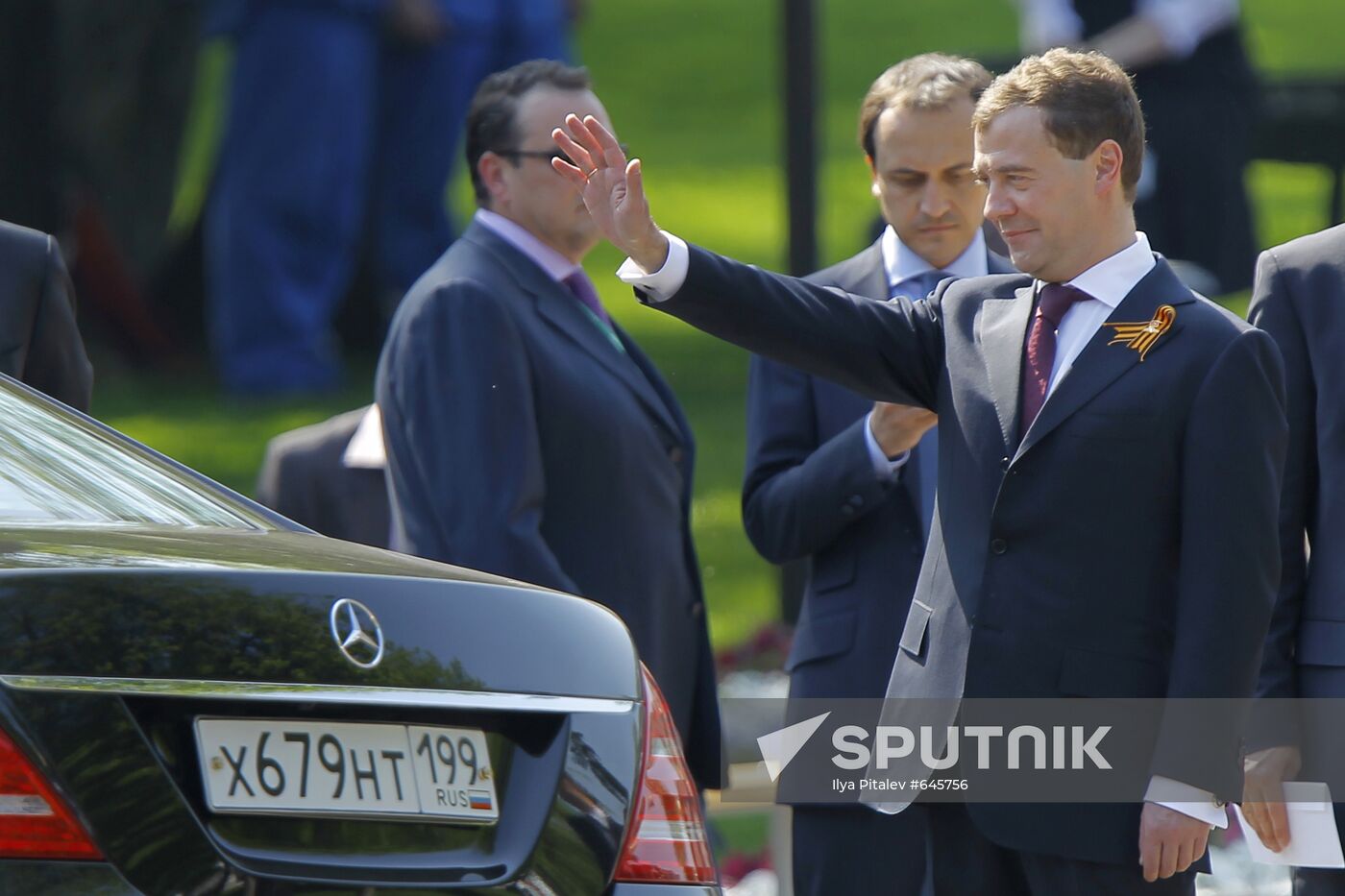 Unveiling City of Military Glory stele in Alexander's Garden