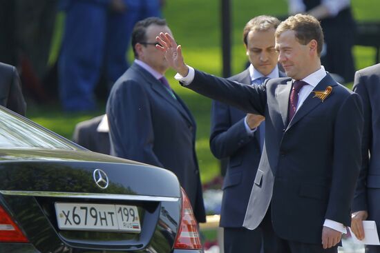 Unveiling City of Military Glory stele in Alexander's Garden