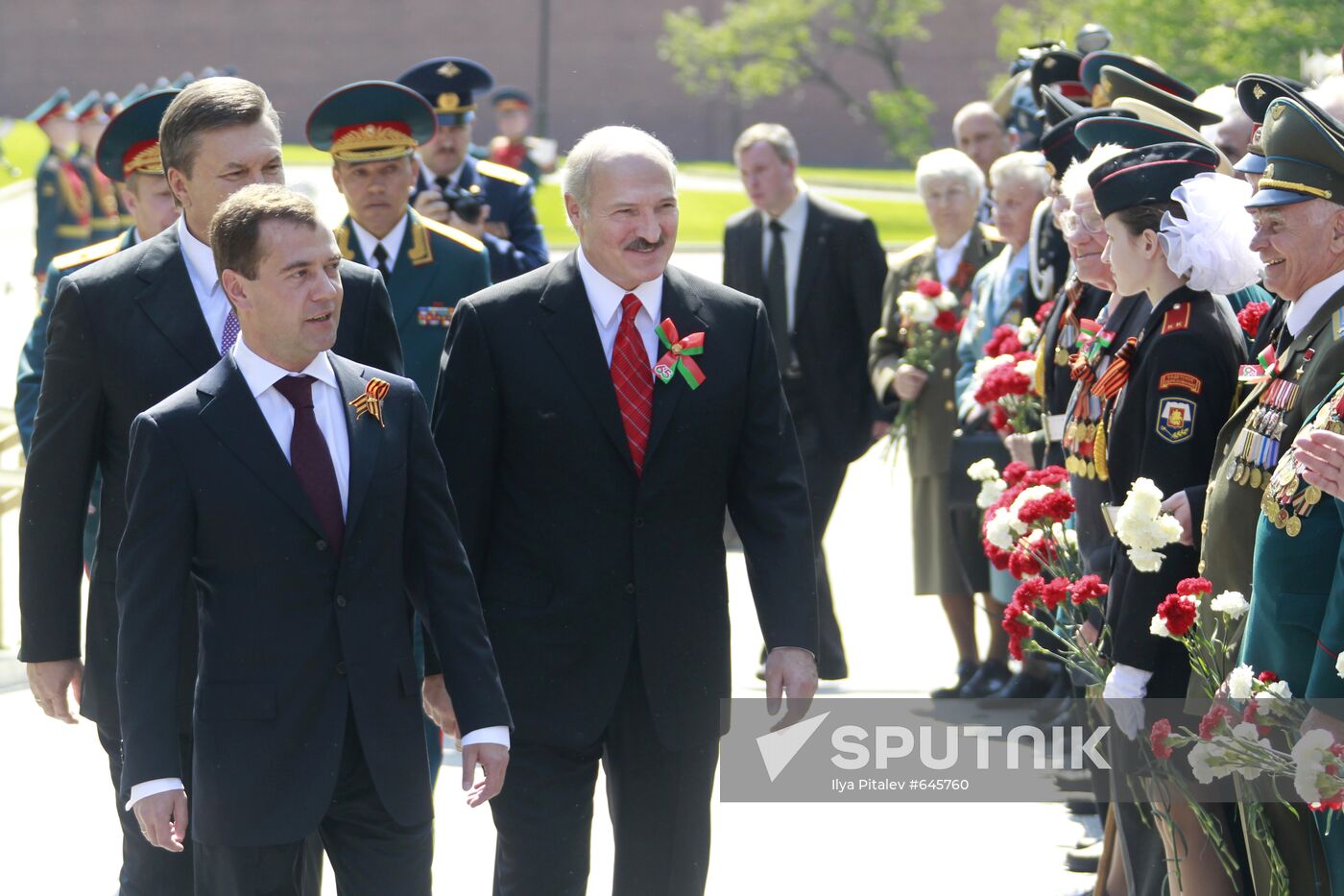 Unveiling City of Military Glory stele in Alexander's Garden