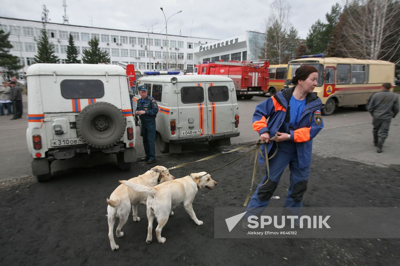 Emergency Situations Ministry rescuers at Raspadskaya coal mine