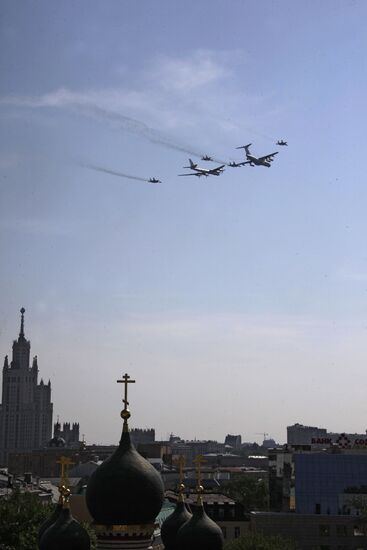 Aircraft fly over Red Square