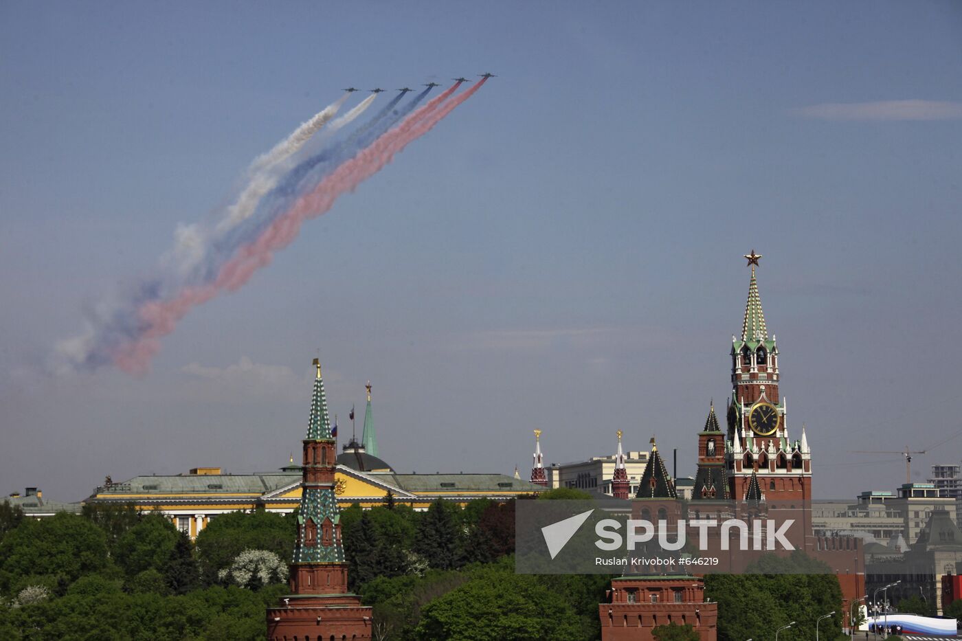 Aircraft fly over Red Square