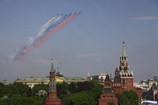 Aircraft fly over Red Square