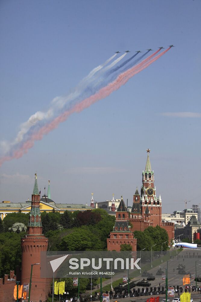 Aircraft fly over Red Square