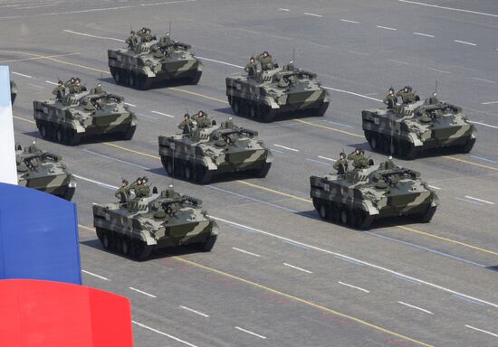 Military parade on 65th anniversary of WWII Victory