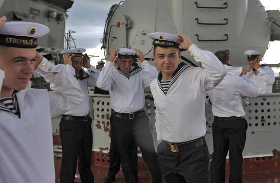 Pyotr Veliky missile cruiser celebrates Victory Day