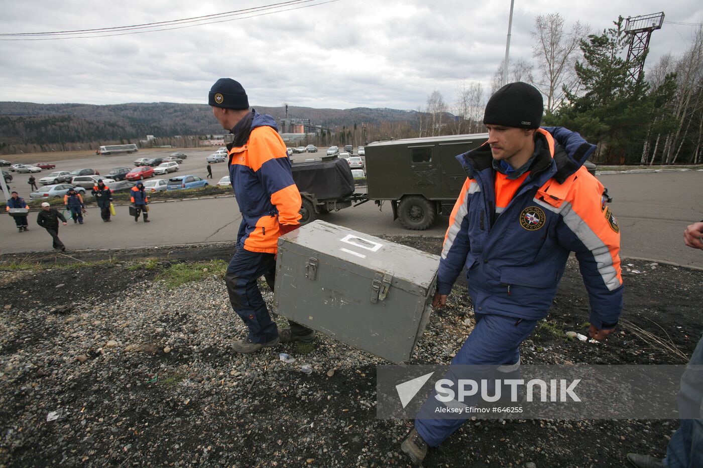 Emergency Situations Ministry rescuers at Raspadskaya coal mine