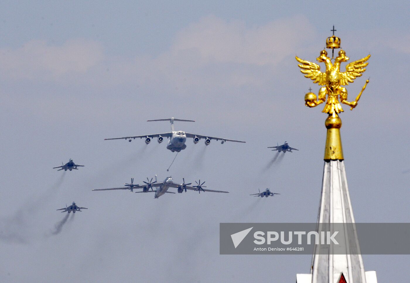 Military parade on 65th anniversary of WWII Victory