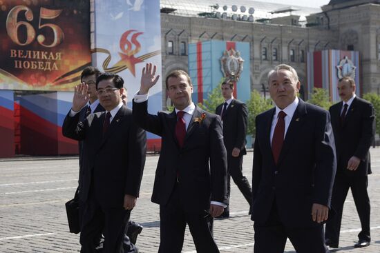 Dignitaries at 65th VE Day anniversary events