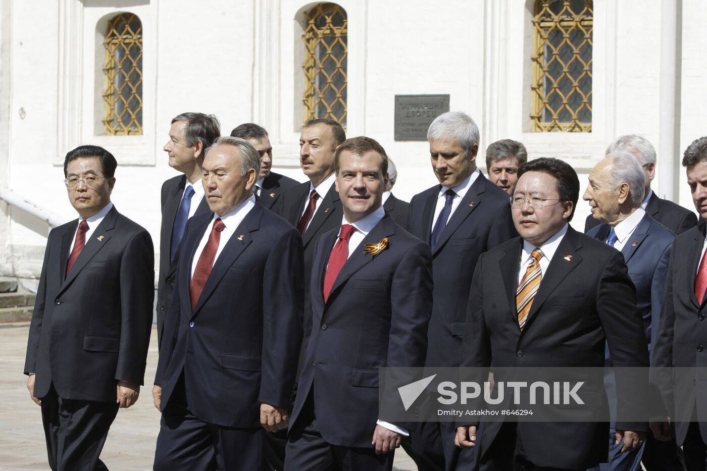 Dignitaries at 65th VE Day anniversary events