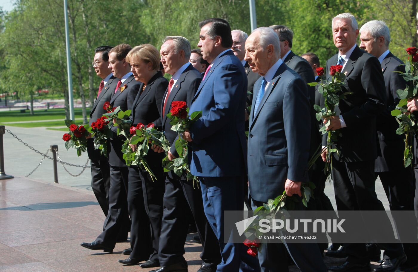 Laying flowers to Tomb of Unknown Soldier