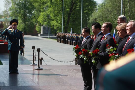 Laying flowers to Tomb of Unknown Soldier