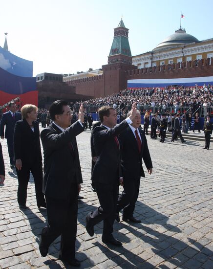 Dignitaries at 65th VE Day anniversary events