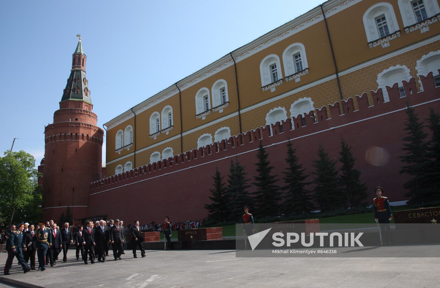 Dignitaries at 65th VE Day anniversary events