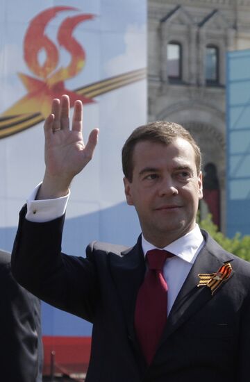 Dignitaries at 65th VE Day anniversary events