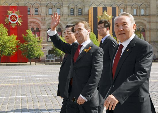 Dignitaries at 65th VE Day anniversary events