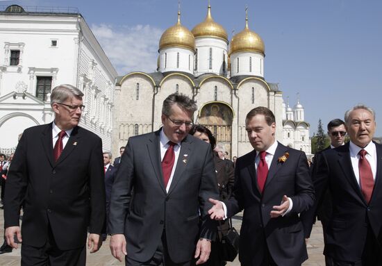 Dignitaries at 65th VE Day anniversary events