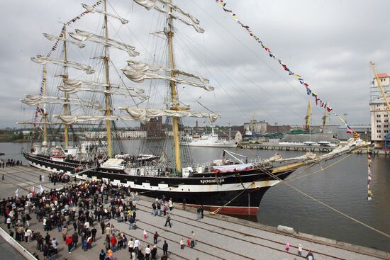 Kruzenshtern barque arrives in Kaliningrad