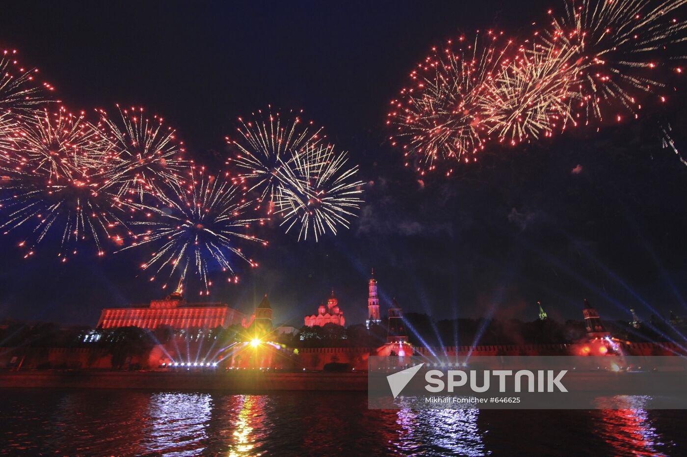 Fireworks on Victory Day in Moscow