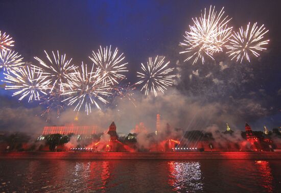 Fireworks on Victory Day in Moscow