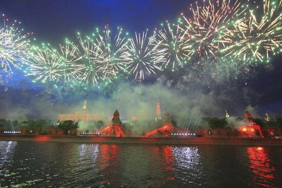 Fireworks on Victory Day in Moscow