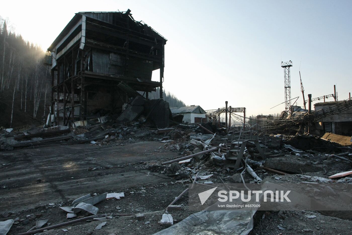 Two blasts hit Raspadskaya coal mine in Kemerovo Region