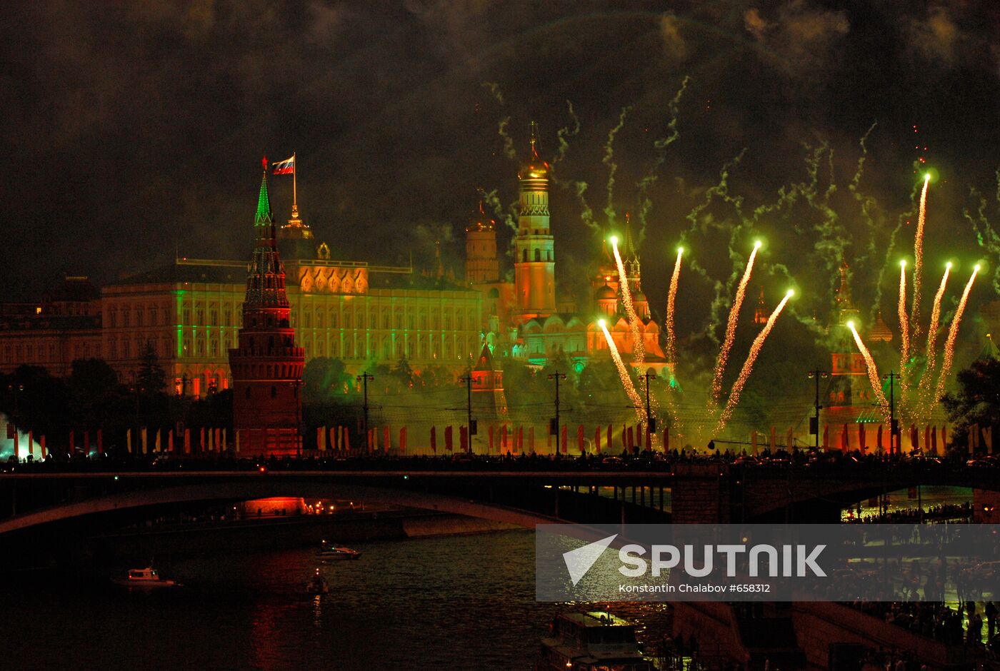 Fireworks on Victory Day in Moscow