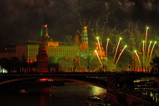 Fireworks on Victory Day in Moscow