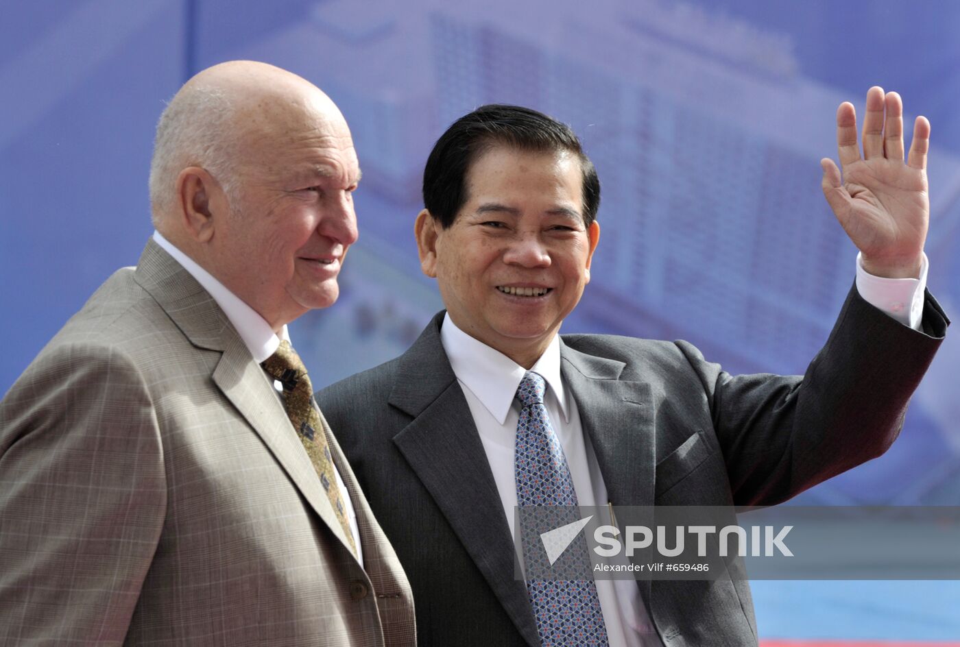 Yury Luzhkov, Nguyen Minh Triet
