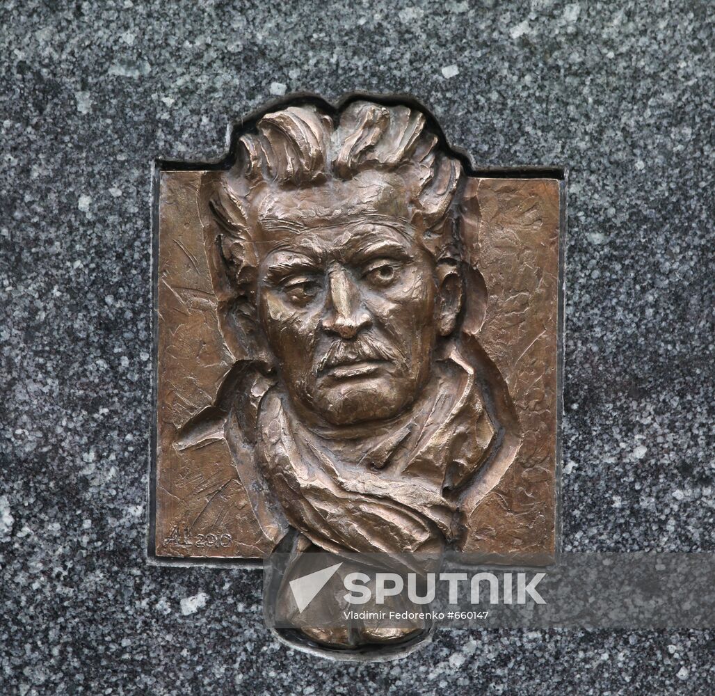 Bas-relief portrait of Yury Olesha by sculptor Alexander Tsigal