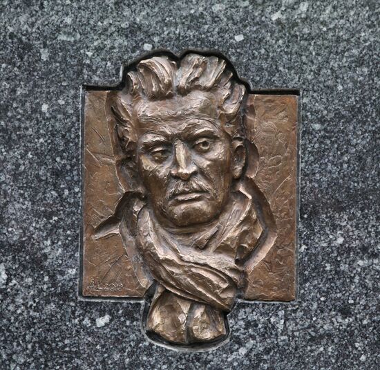 Bas-relief portrait of Yury Olesha by sculptor Alexander Tsigal