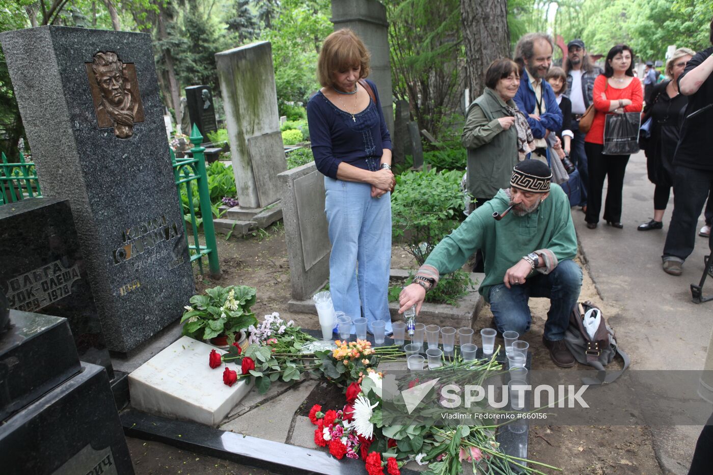 Yury Olesha headstone unveiled at Novodevichy Cemetery