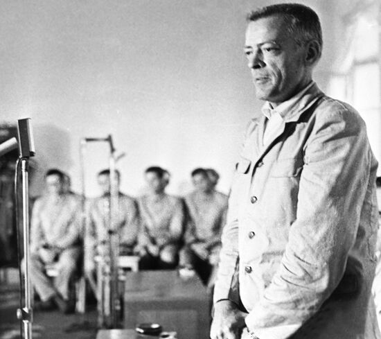 News conference of spy ship Pueblo's crew